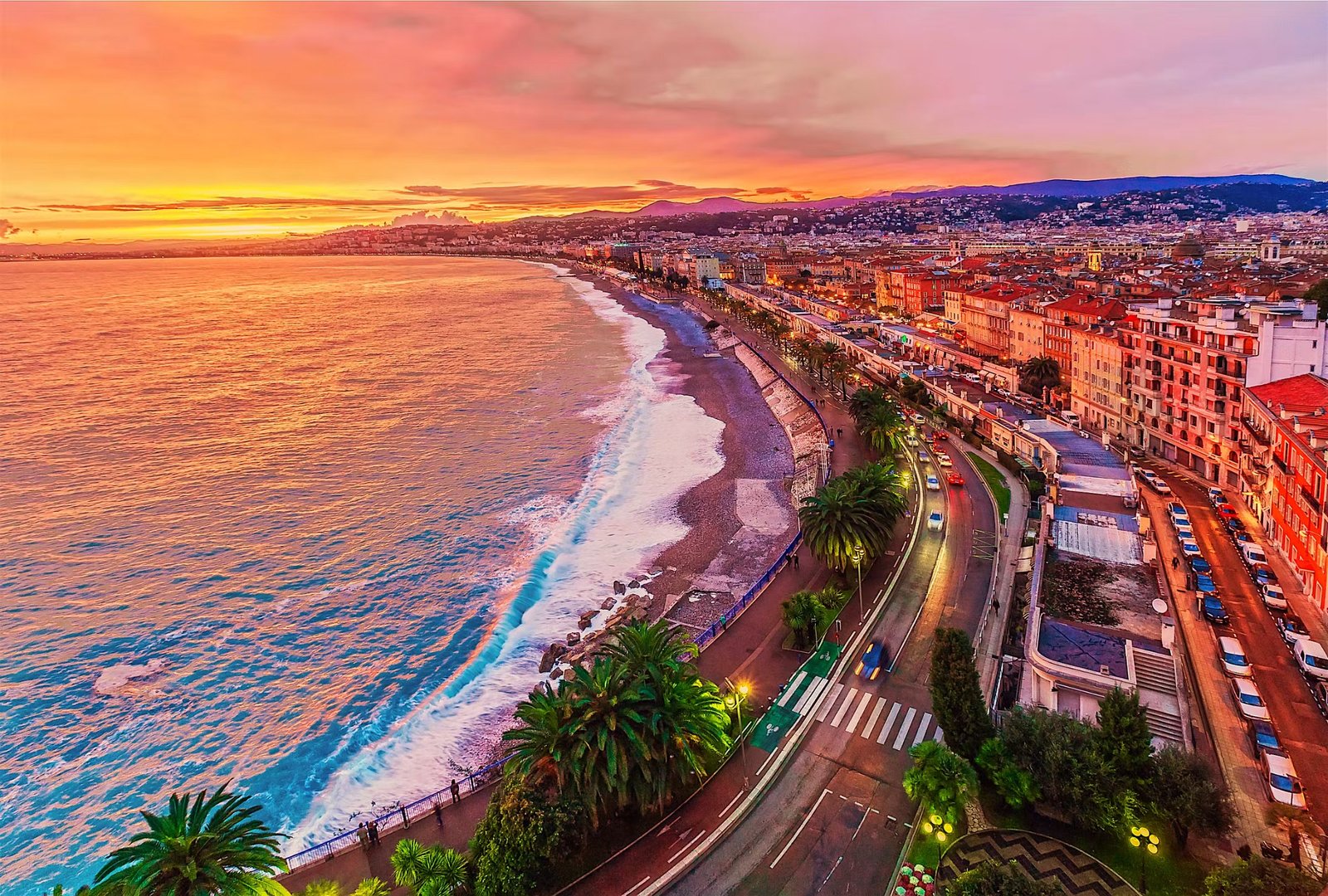 La Côte d'Azur au crépuscule